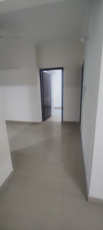 Room in 3 BHK Apartment at JKG Palm Court, Sector 16c Greater Noida – for Rent