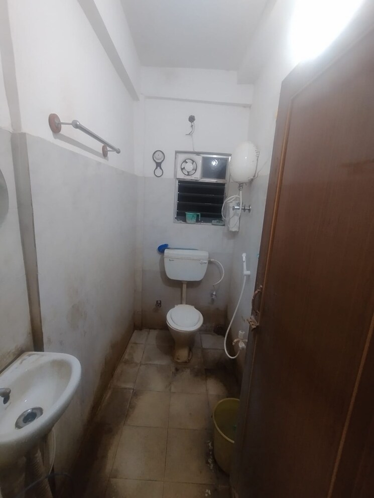 Bathroom, sonarpur 2 Bedroom 700 Sq.Ft. Apartment In Sonarpur Kolkata 8541461