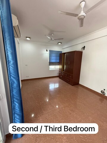 Room in 2.5 BHK Apartment at Vatika Sovereign Park, Sector 99 – for Rent