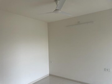 Room in 1 BHK Apartment at Puranik City Reserva, Ghodbunder – for Rent
