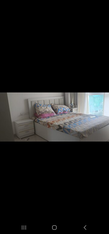 Bedroom in 2 BHK Apartment at Kanakia Silicon Valley, Powai – for Rent