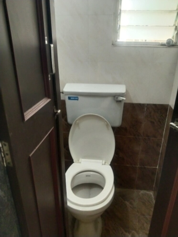 Bathroom, mig-colony-gokhalenagar 1 Bedroom 550 Sq.Ft. Apartment In Gokhalenagar Pune 8541515