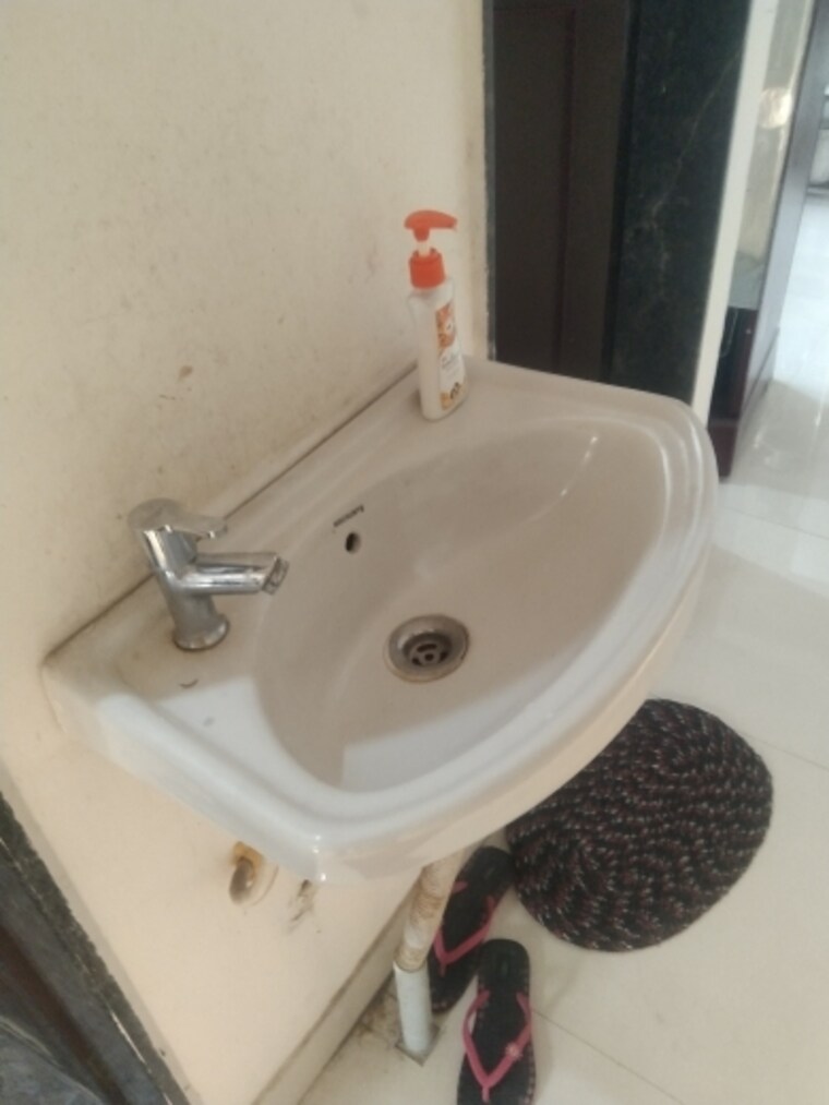 Bathroom, mig-colony-gokhalenagar 1 Bedroom 550 Sq.Ft. Apartment In Gokhalenagar Pune 8541515