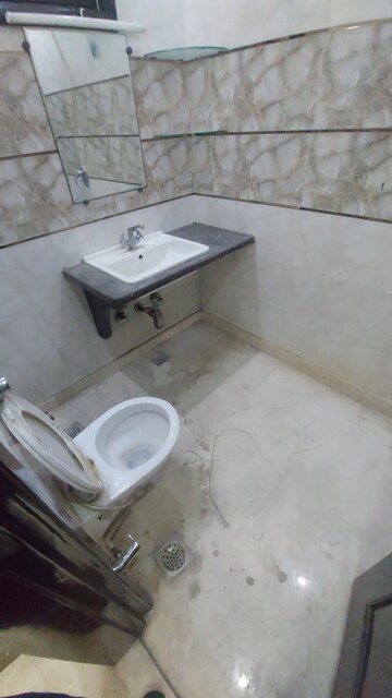  3 BHK Builder Floor at Ashok Vihar – for Rent