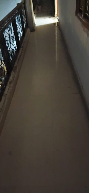 Room in 2 BHK Builder Floor at Mayur Vihar Phase 1 Extension – for Rent