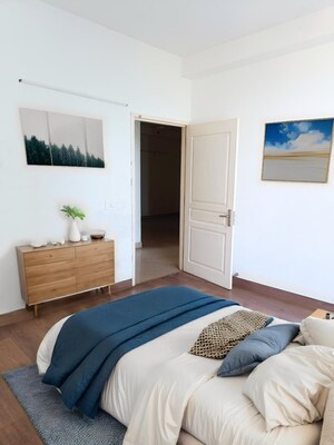 Bedroom in 3.5 BHK Builder Floor at Meffier The Golden City, Manesar Sector 9 – for Sale