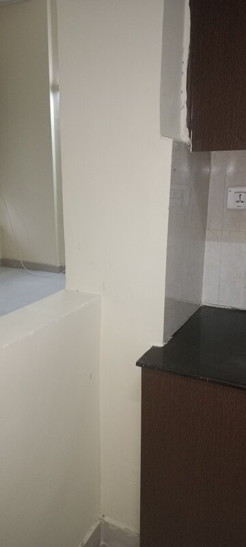 Room in 3.5 BHK Apartment at Assotech Windsor Court, Sector 78 – for Rent