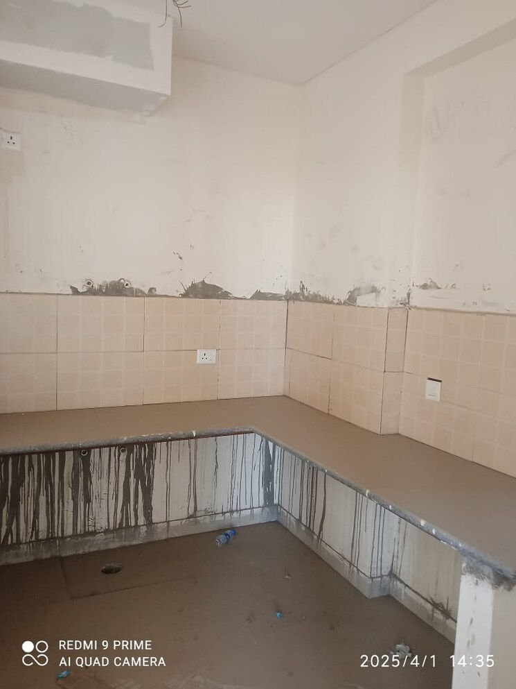 Kitchen, pivotal-riddhi-siddhi 2.5 Bedroom 600 Sq.Ft. Apartment In Sector 77 Gurgaon 8541695