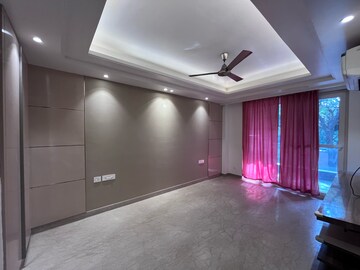 Room in 4 BHK Builder Floor at Ansal Sushant Lok I, Sector 43 – for Rent