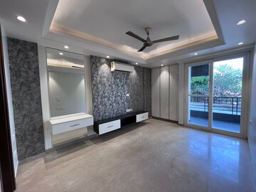 Bedroom in 4 BHK Builder Floor at Ansal Sushant Lok I, Sector 43 – for Rent
