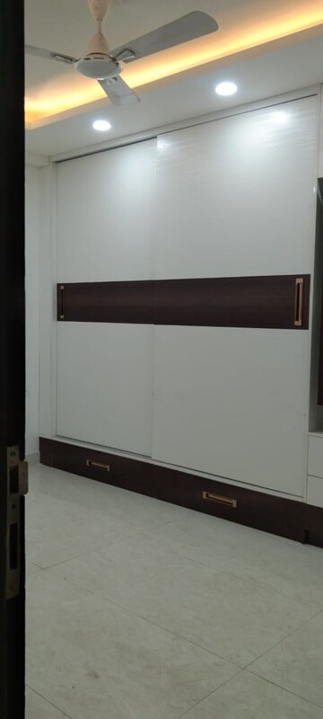 Furnished Amenities in 3 BHK Builder Floor at Mehrauli – for Rent