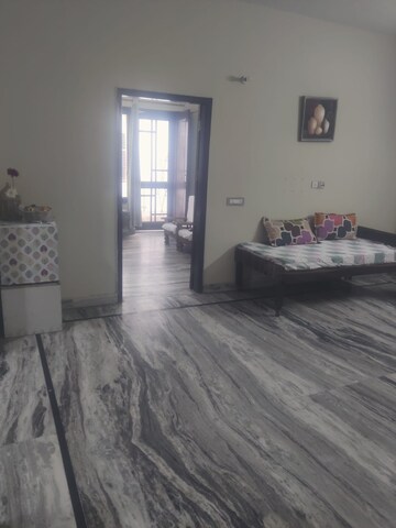 Bedroom in 3 BHK Builder Floor at Sector 40 – for Rent