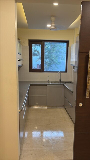 3 BHK Builder Floor For Rent in Sector 27