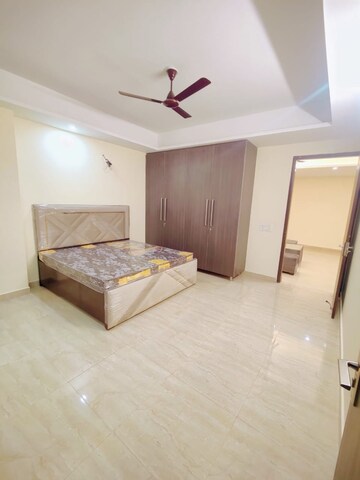 Bedroom in 2 BHK Builder Floor at Sector 40 – for Rent