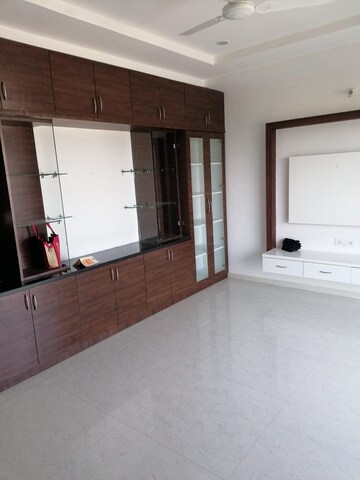 Room in 3 BHK Apartment at Crown Whistling Woods, Kokapet – for Rent