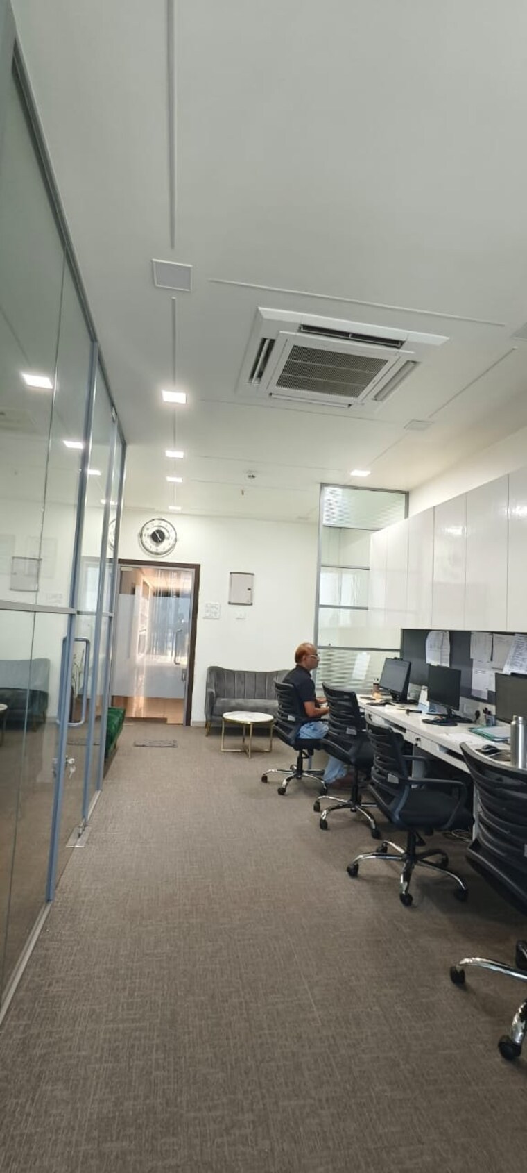 Team Area, remi-commercio Commercial Office Space 866 Sq.Ft. In Andheri West Mumbai 8541998