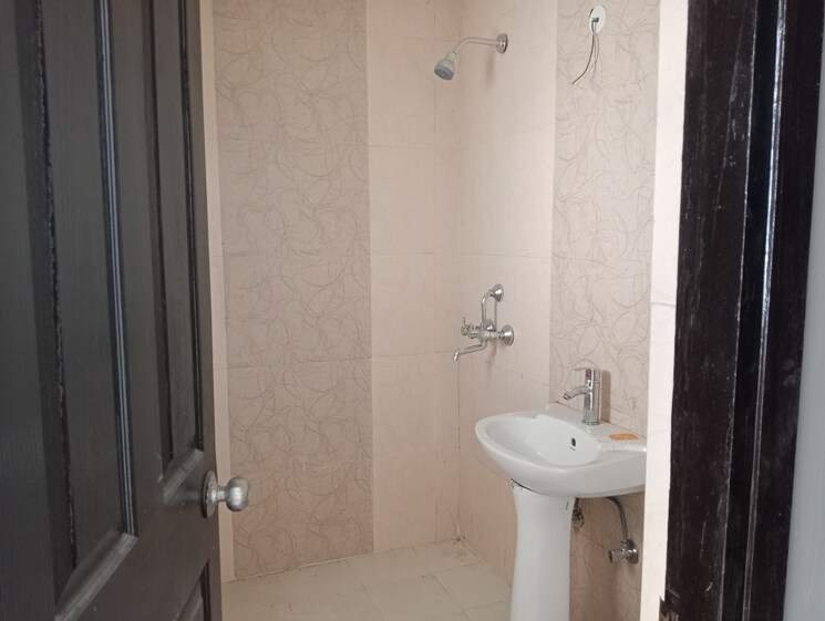 Bathroom, divine-meadows 2 Bedroom 1436 Sq.Ft. Apartment In Sector 108 Noida 8542071