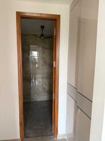 Room in 3 BHK Apartment at Vastu Apartments, Sector 55 – for Rent