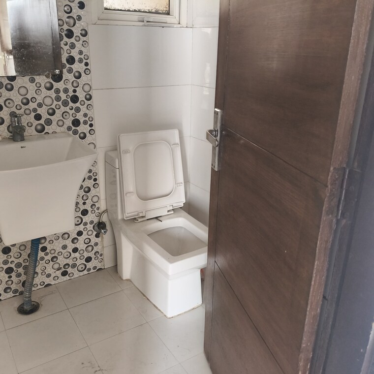 Bathroom, casa-woodstock 2 Bedroom 1060 Sq.Ft. Apartment In Sector 16c Greater Noida Greater Noida 8542123
