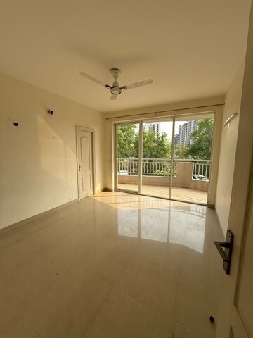 3 BHK Apartment For Sale in DLF The Primus, Sector 82a