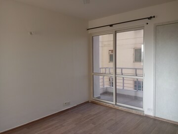 Room in 2 BHK Apartment at Lotus Panache, Sector 110 – for Rent