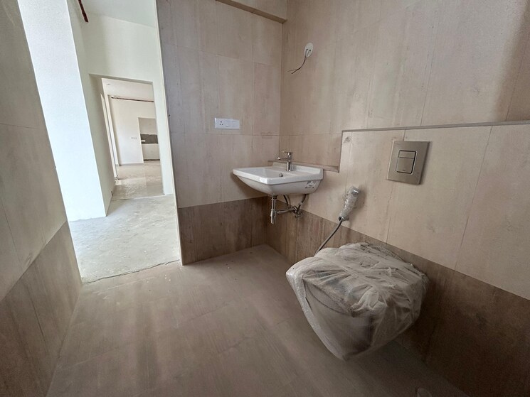 Bathroom, rj-lake-gardenia 3 Bedroom 2175 Sq.Ft. Apartment In Old Madras Road Bangalore 8542373