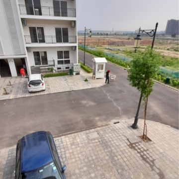 Balcony in 2.5 BHK Apartment at Central Park 3 Flower Valley, Sohna Sector 33 – for Rent