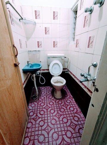 Master Bedroom in 2 BHK Builder Floor at Hsr Layout – for Rent