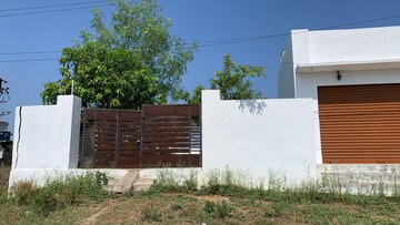  Plot For Sale in Nallakunta