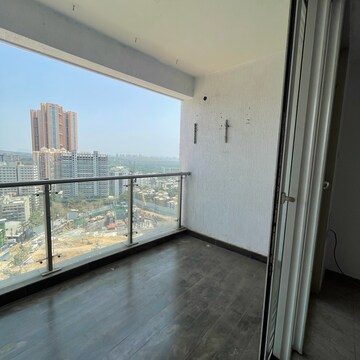 Room in 2 BHK Apartment at JP Decks, Mira Nagar – for Rent