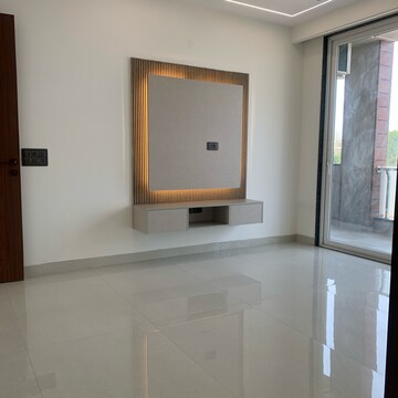 Room in 4 BHK Builder Floor at Ansal API Esencia, Sector 67 – for Sale