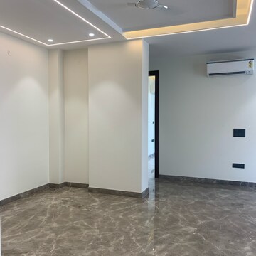 Room in 4 BHK Builder Floor at Ansal API Esencia, Sector 67 – for Sale