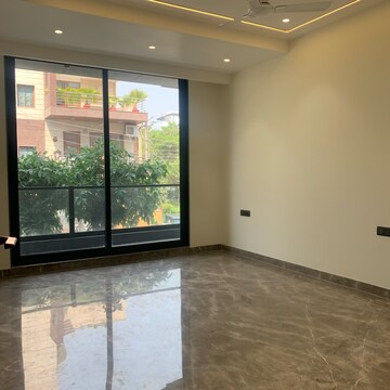 Room in 4 BHK Builder Floor at Ansal API Esencia, Sector 67 – for Sale