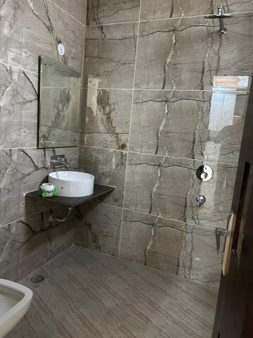 Bathroom in 2.5 BHK Apartment at Kashish Manor One, Sector 111 – for Sale