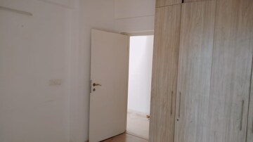 Room in 3 BHK Apartment at DLF Regal Gardens, Sector 90 – for Rent
