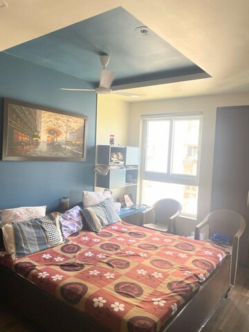 Bedroom in 3.5 BHK Apartment at Orchid Petals, Sector 49 – for Rent