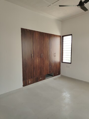 Room in 6+ BHK Independent House at Sector 2 – for Rent