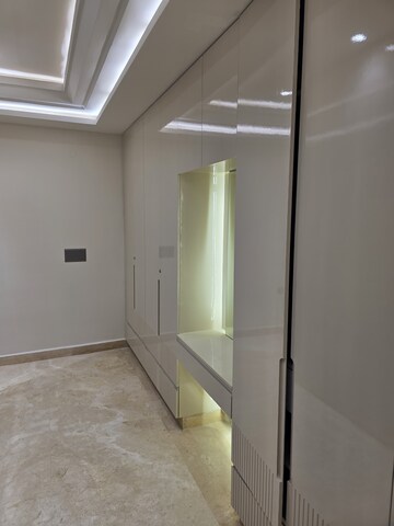 Building Lobby in 5 BHK Builder Floor at Niti Khand – for Sale