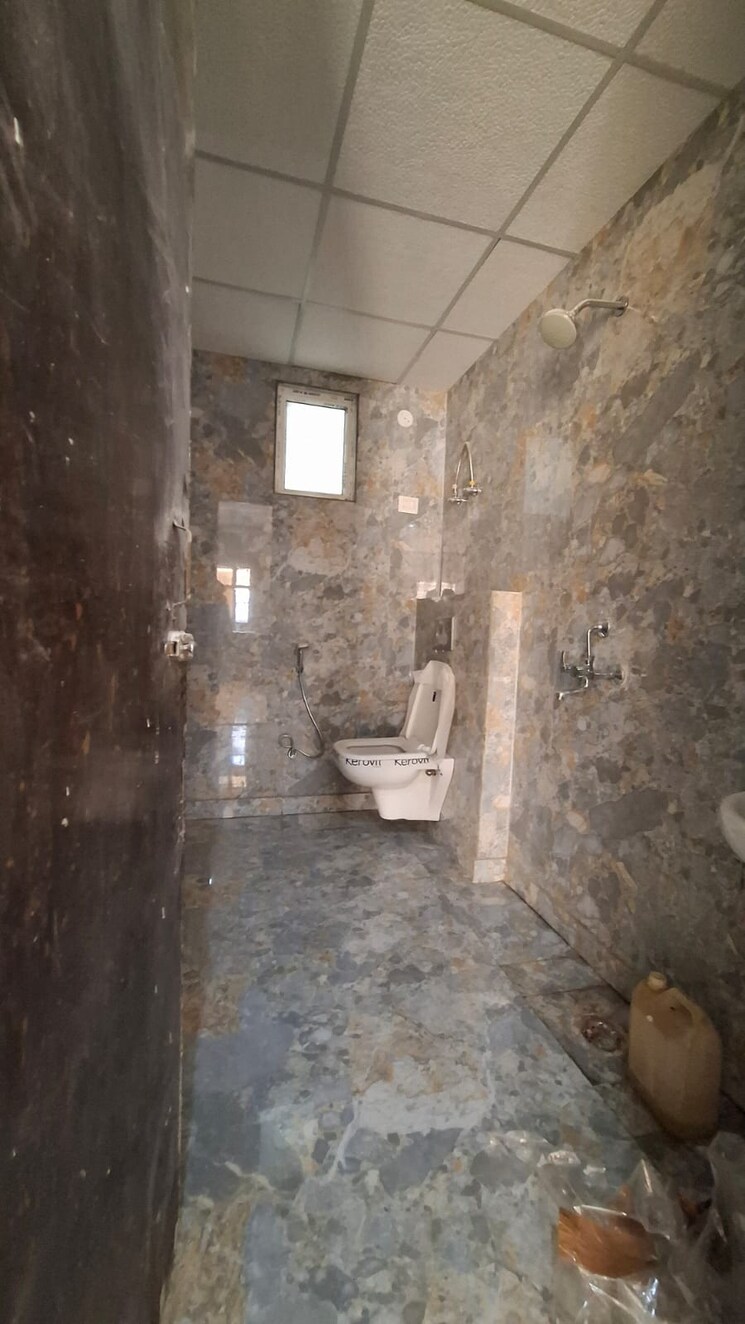 Bathroom, sector 1 greater noida 3 Bedroom 1480 Sq.Ft. Builder Floor In Sector 1 Greater Noida Greater Noida 8542688