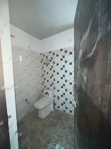 Bathroom in 1 BHK Apartment at Shree Homes Noida, Sector 73 – for Sale
