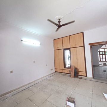 Room in 3.5 BHK Villa at Sector 23 – for Rent