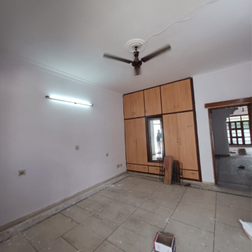 Room in 3.5 BHK Villa at Sector 23 – for Rent