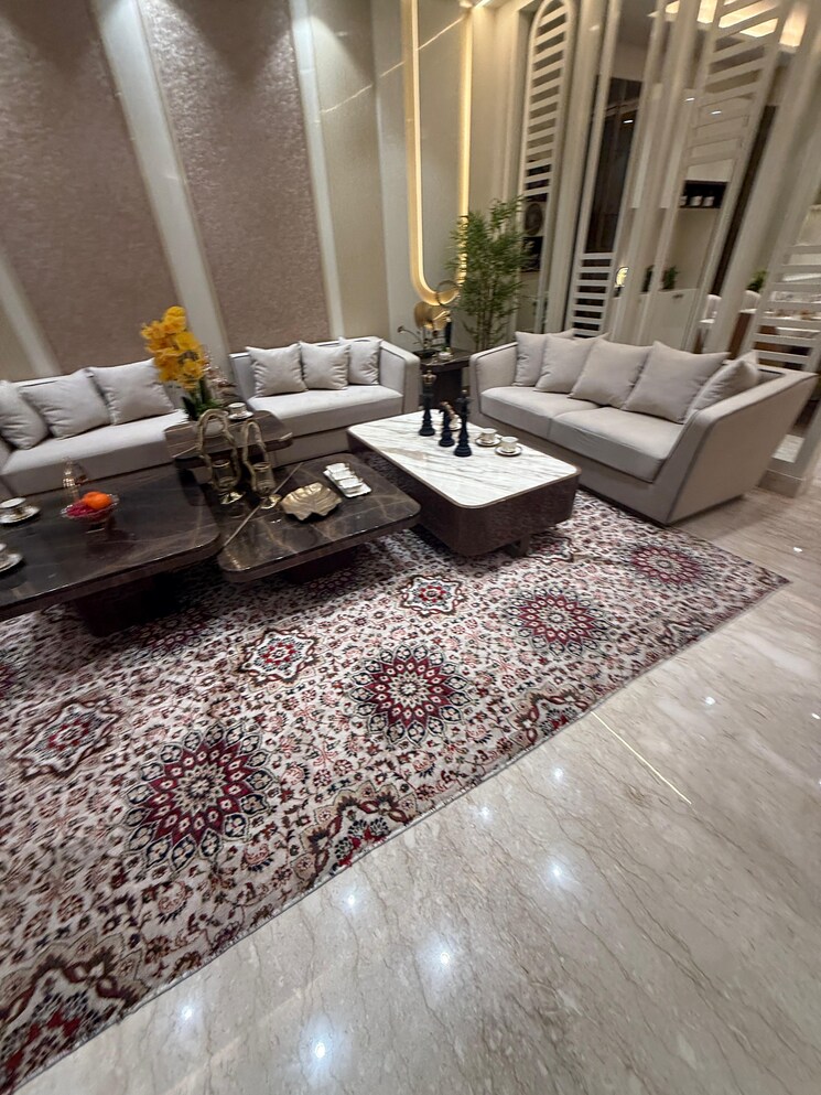 Bedroom, anand vihar 4 Bedroom 245 Sq.Yd. Builder Floor In Anand Vihar Delhi 8542779