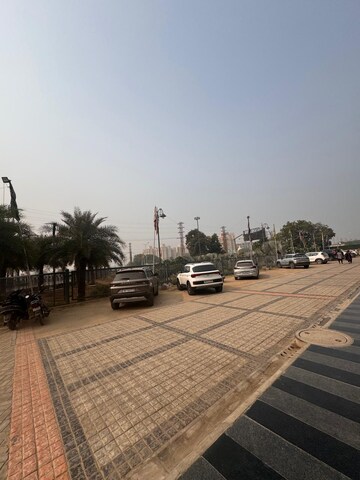 Parking in 3 BHK Builder Floor at Breez Flora Avenue 33, Sohna Sector 33 – for Rent