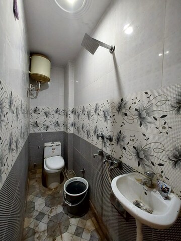 Bathroom in 2 BHK Apartment at Uttam Nagar – for Sale