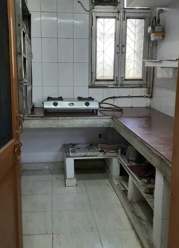 Kitchen in 3 BHK Builder Floor at Sector 42 – for Sale