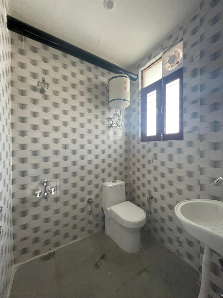 Bathroom, tata-primanti-tower-residences 3 Bedroom 2185 Sq.Ft. Apartment In Sector 72 Gurgaon 8543074