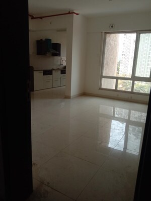 Room in 2 BHK Apartment at Puranik Rumah Bali Phase II, Ghodbunder Road – for Sale