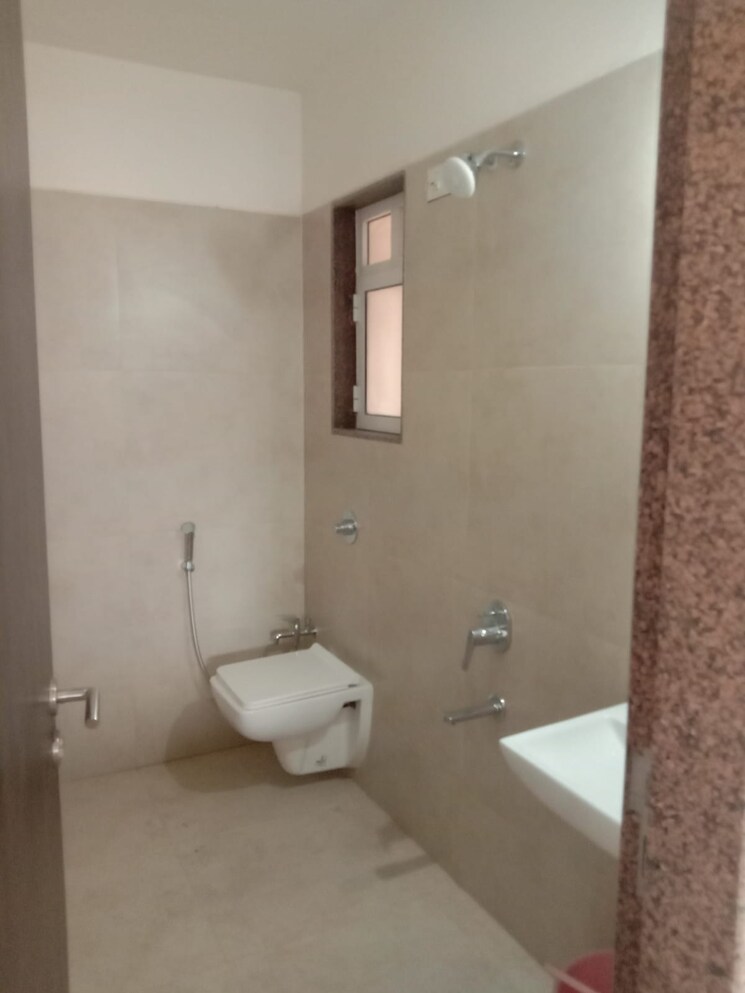 Bathroom, puranik-rumah-bali-phase-ii 2 Bedroom 700 Sq.Ft. Apartment In Ghodbunder Road Thane 8543098