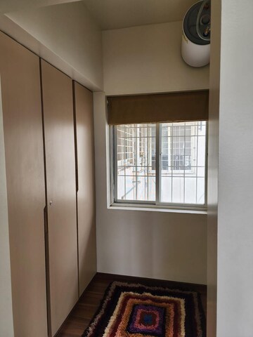 Room in 3.5 BHK Apartment at Parmar Garden, Wanwadi – for Rent